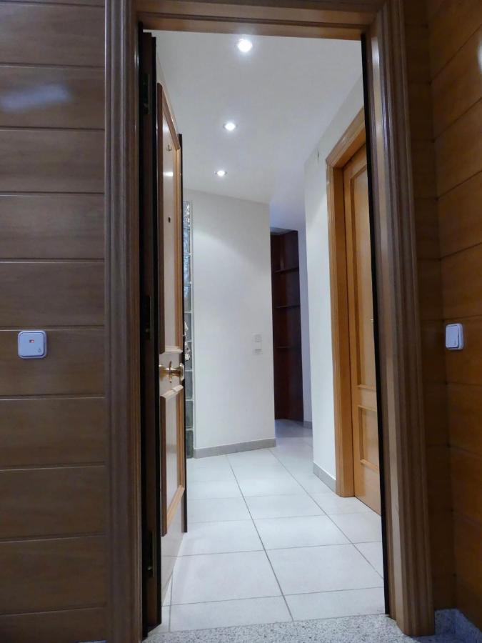 Confortable Pis En Ple Centre De Vic Aptgarbi エクステリア 写真